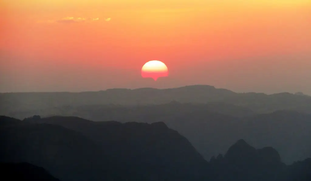 Bum-cheek Simien sunset